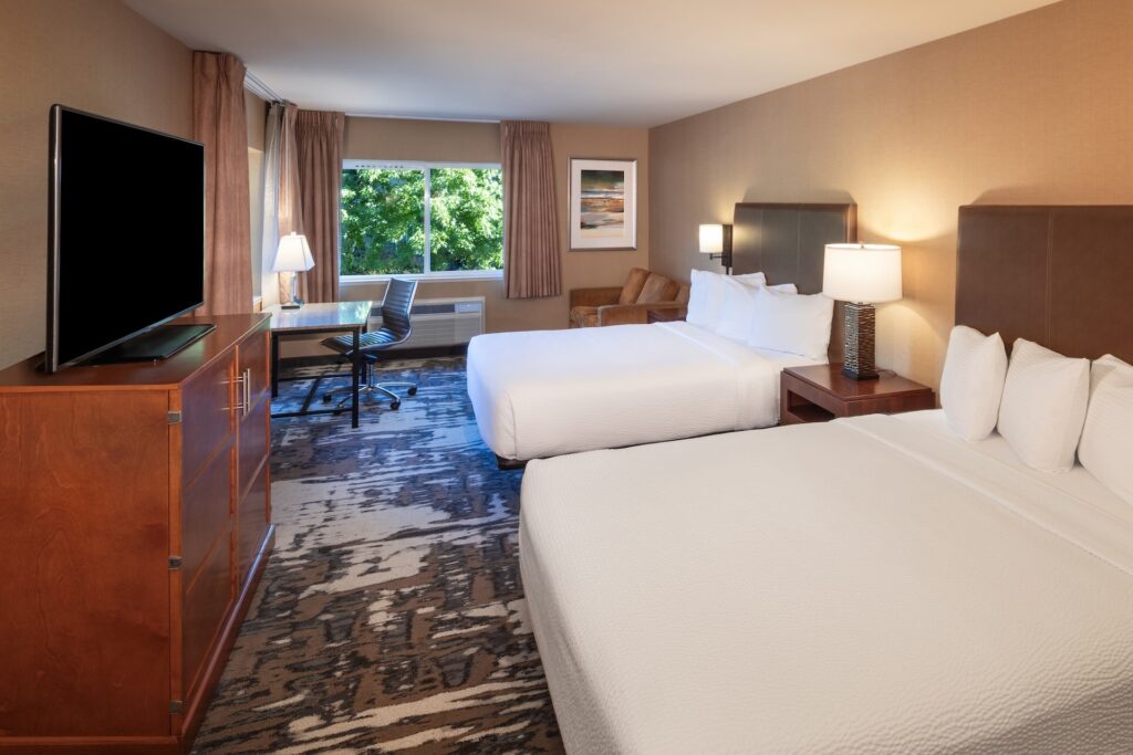 Silver Cloud Seattle - University District Two Queen Room.