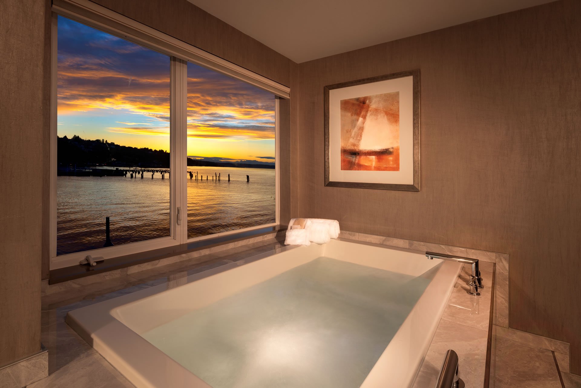 Spacious King Jacuzzi Rooms feature oversized Jacuzzi tubs set next to wonderful views of the bay.