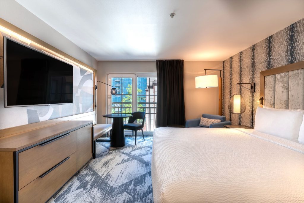 Remodeled king bed guestroom at Silver Cloud Hotel - Seattle Broadway.